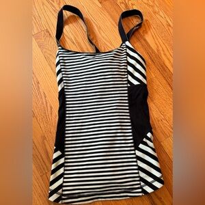 Lululemon tanktop with built in support. Size 12 (XL)